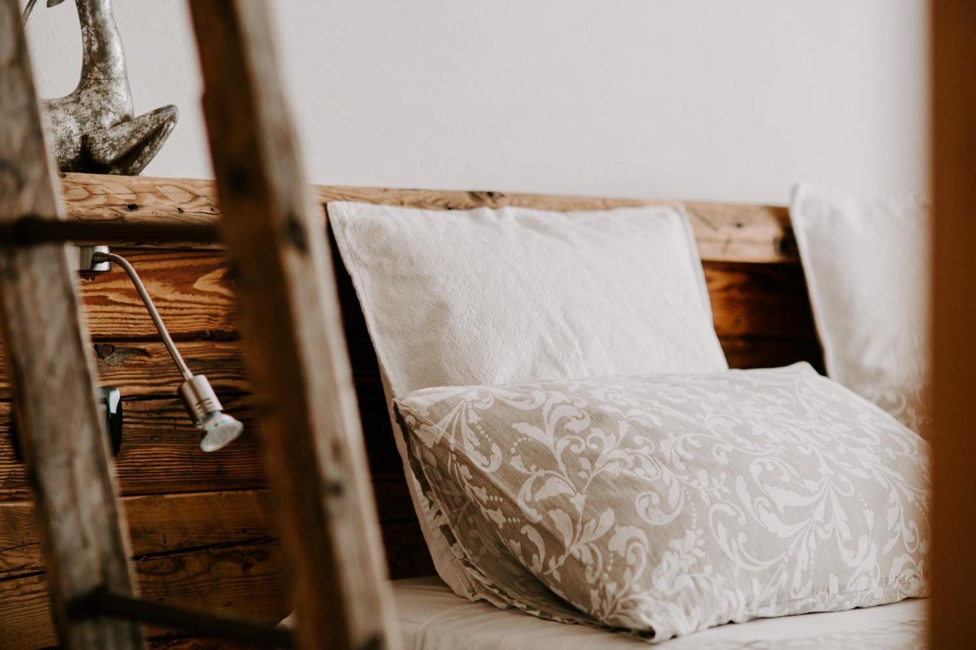 Fra Rose E Mughi Bed & Breakfast โดเม็จเจ ดิ กาโดเร ภายนอก รูปภาพ