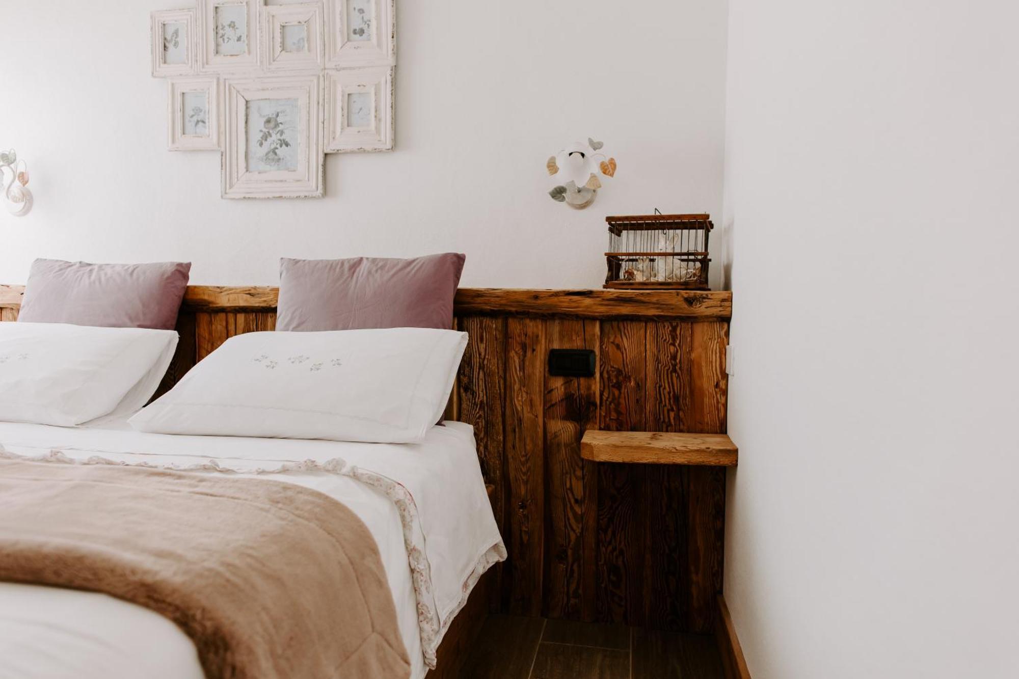 Fra Rose E Mughi Bed & Breakfast โดเม็จเจ ดิ กาโดเร ภายนอก รูปภาพ