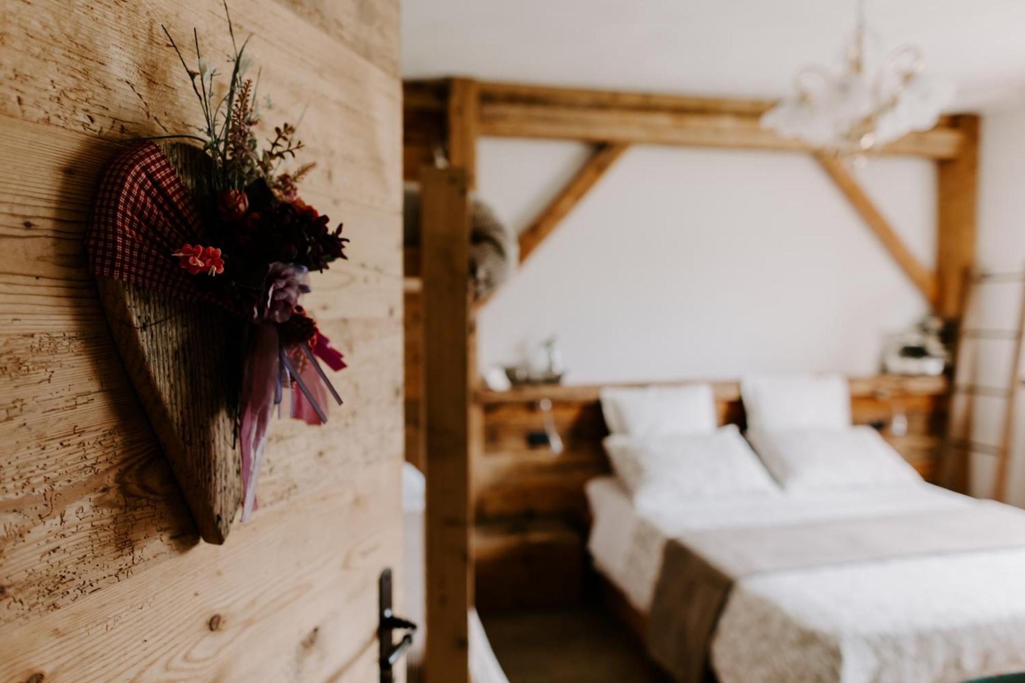 Fra Rose E Mughi Bed & Breakfast โดเม็จเจ ดิ กาโดเร ภายนอก รูปภาพ