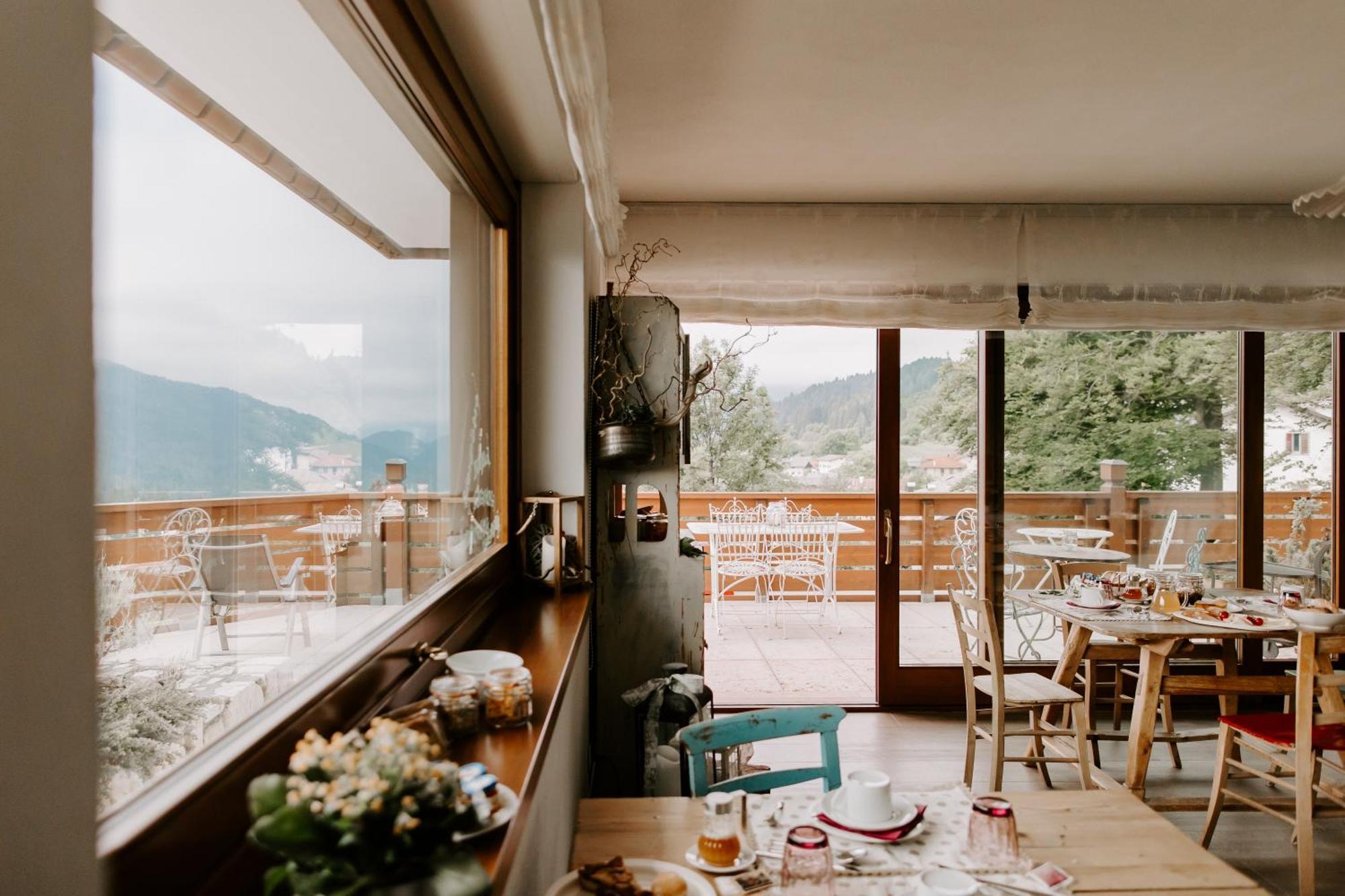 Fra Rose E Mughi Bed & Breakfast โดเม็จเจ ดิ กาโดเร ภายนอก รูปภาพ
