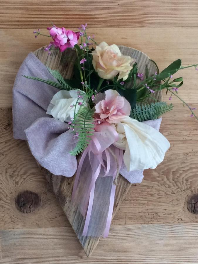 Fra Rose E Mughi Bed & Breakfast โดเม็จเจ ดิ กาโดเร ภายนอก รูปภาพ